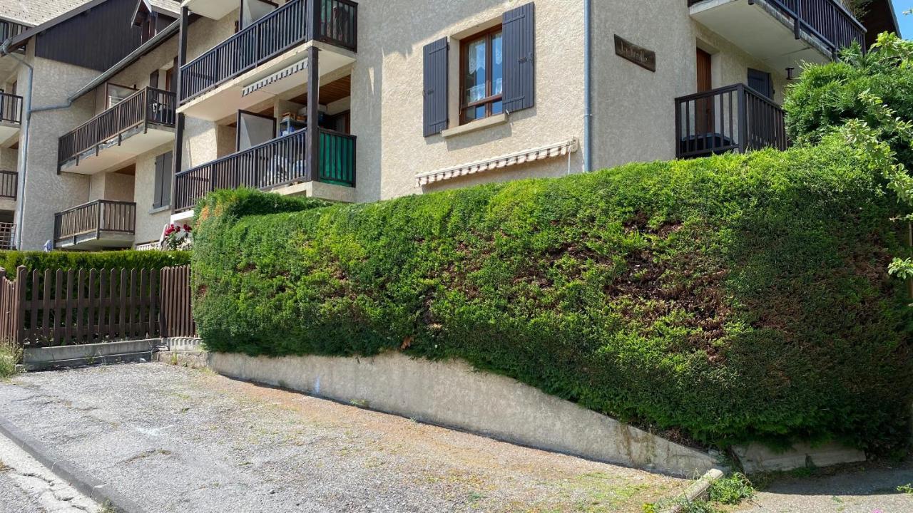 Embrun - Appartement 4/6 Personnes Avec Exterieurs Bagian luar foto