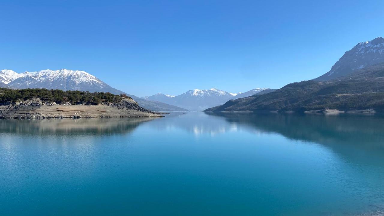 Embrun - Appartement 4/6 Personnes Avec Exterieurs Bagian luar foto