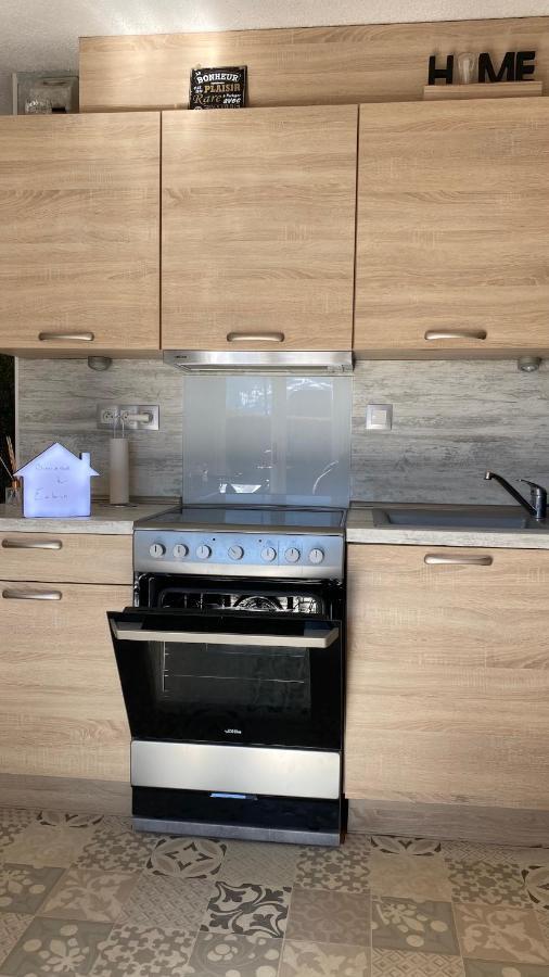 Embrun - Appartement 4/6 Personnes Avec Exterieurs Bagian luar foto