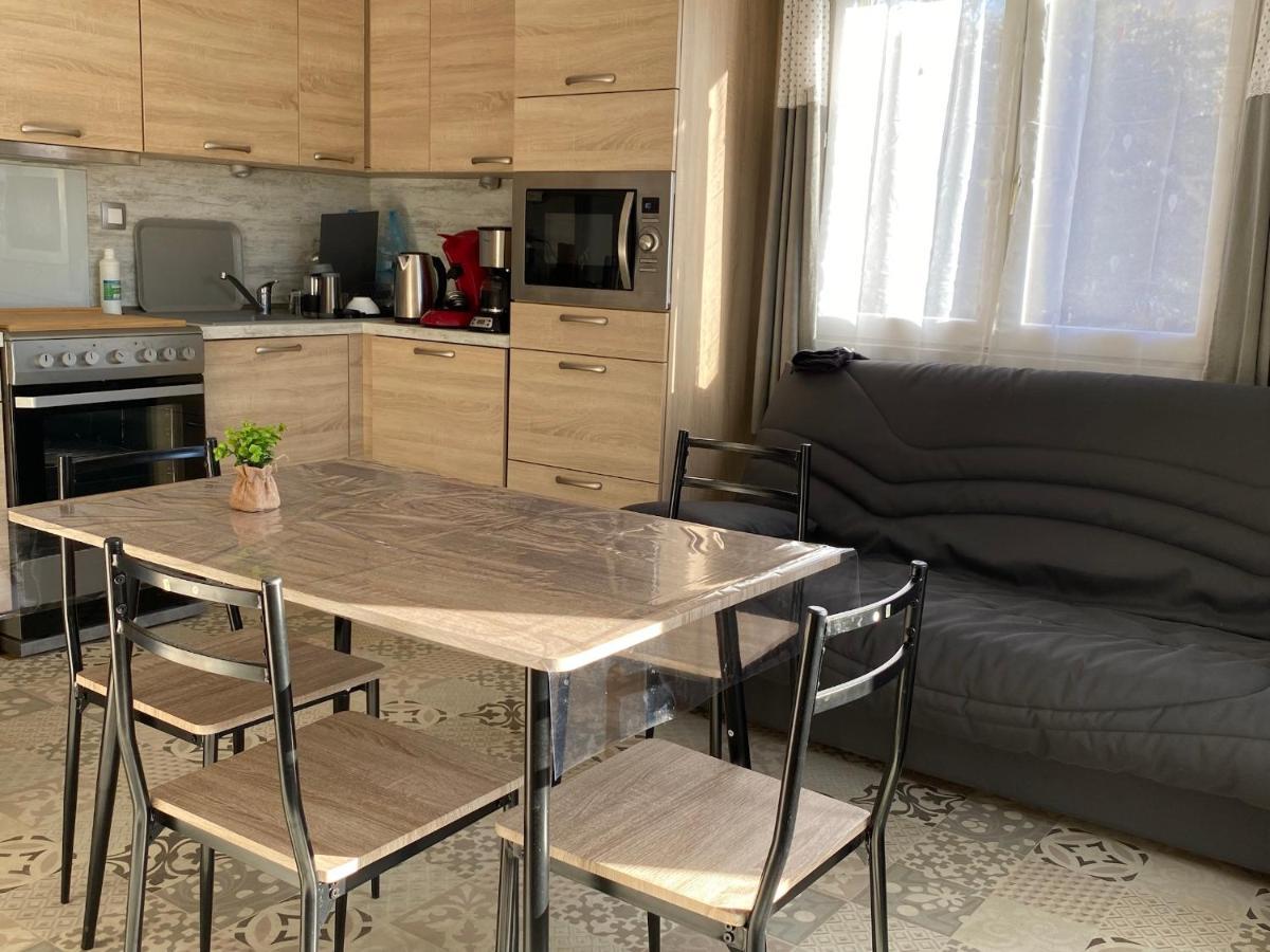 Embrun - Appartement 4/6 Personnes Avec Exterieurs Bagian luar foto